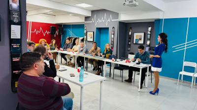 Mihaela Tărăbuță - CEO DoiConcept.ro - amenajarea casei cu materiale premium.