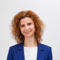 Kinga Kroth - Madarász